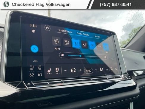 Used 2025 Volkswagen Atlas Cross Sport SEL AWD/4WD image 41