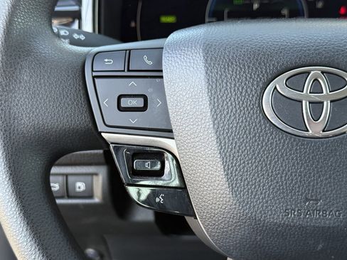 Certified 2025 Toyota Camry LE image 22