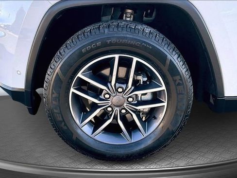 Used 2019 Jeep Grand Cherokee Limited image 30