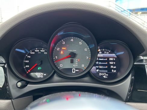 Used 2017 Porsche Macan S image 9