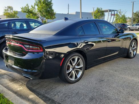 Used 2016 Dodge Charger R/T RWD image 3