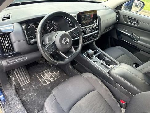 Used 2025 Nissan Pathfinder SV FWD image 24