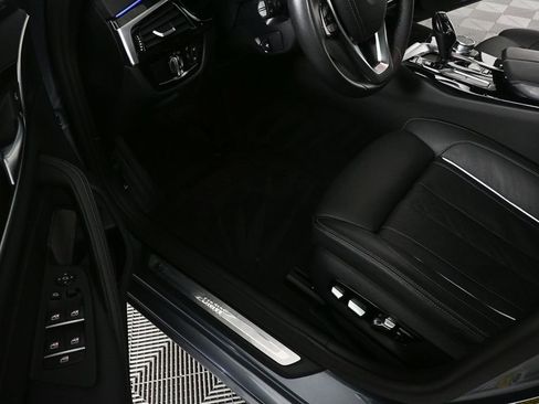 Used 2022 BMW 540i w/ Premium Package image 7