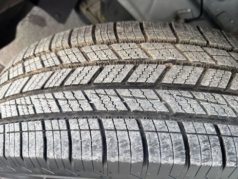 Used 2020 Dodge Journey SE w/ SE Popular Equipment Group image 30