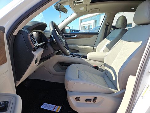 New 2026 Volkswagen Atlas SE image 12