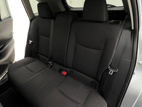 Used 2023 Toyota Corolla Cross LE w/ Moonroof Package AWD/4WD image 15