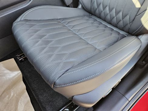 New 2026 Mitsubishi Outlander SEL image 8