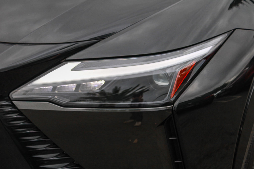 Used 2024 Lexus RZ 300e Premium FWD image 8