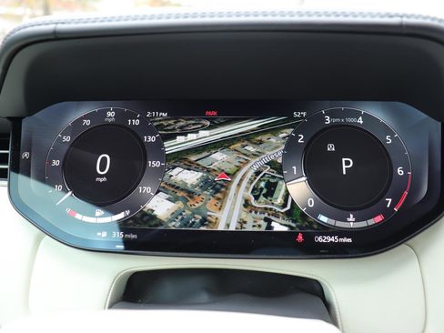 Used 2023 Land Rover Range Rover Long Wheelbase Autobiography image 33