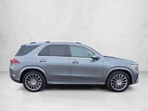 Used 2025 Mercedes-Benz GLE 350 4MATIC w/ AMG Line Exterior image 5