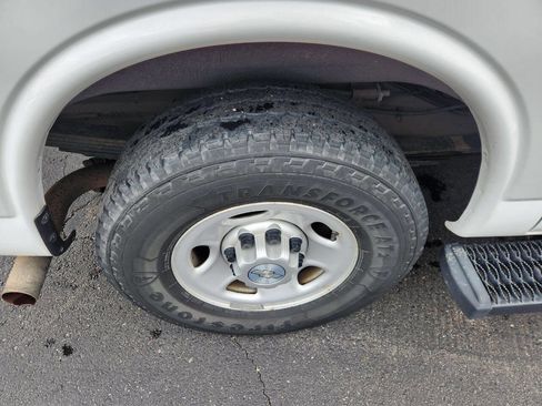 Used 2016 Chevrolet Express 3500 image 21