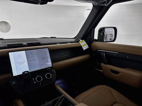 New 2026 Land Rover Defender 110 X-Dynamic SE AWD/4WD image 24