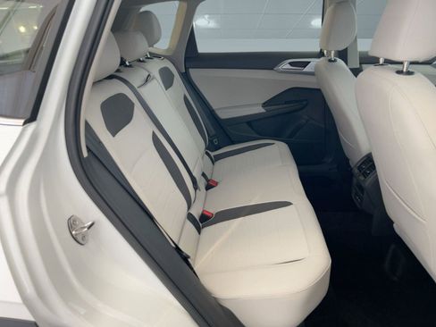 New 2026 Volkswagen Taos SE image 28