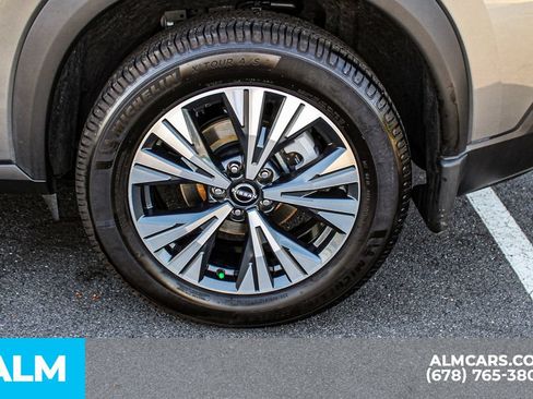 Used 2022 Nissan Rogue SV FWD image 15