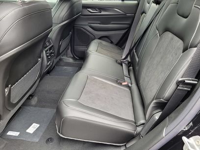 New 2025 Jeep Grand Cherokee Altitude