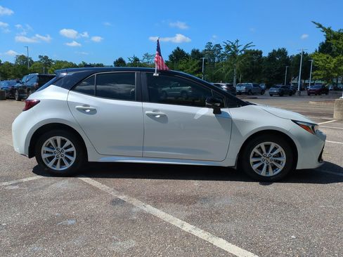 Used 2025 Toyota Corolla SE FWD image 3