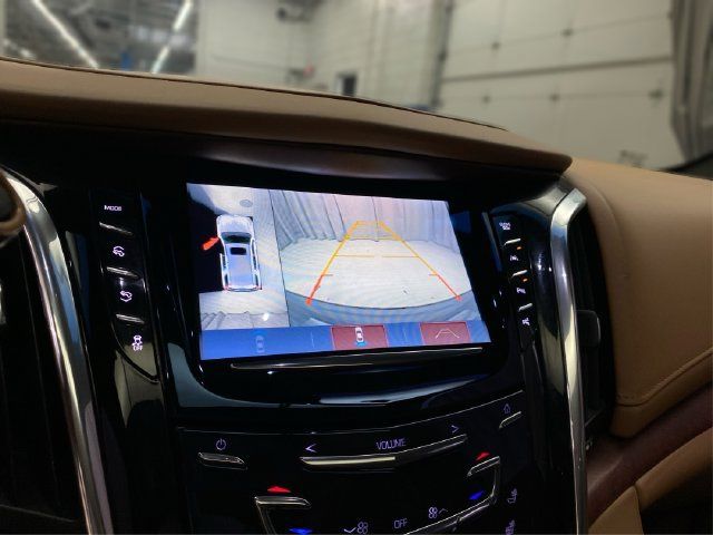 Used 2017 Cadillac Escalade Platinum AWD/4WD image 32