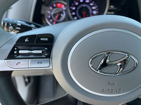 Used 2023 Hyundai Elantra SEL image 10