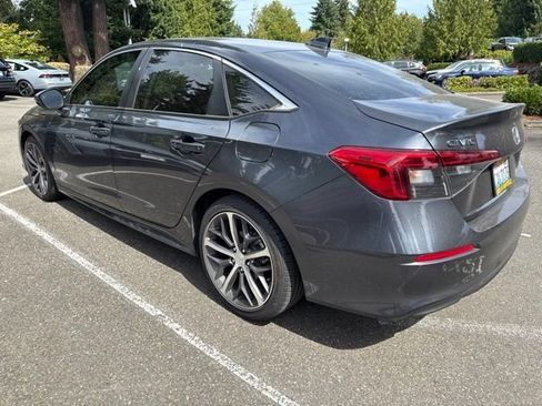 Used 2022 Honda Civic Touring image 4