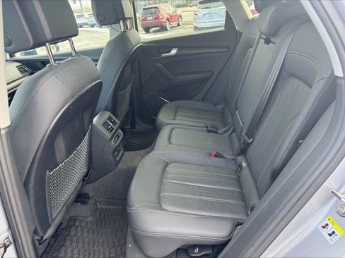 Used 2023 Audi Q5 2.0T Premium w/ Convenience Package image 6