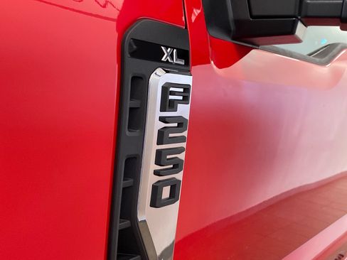 New 2026 Ford F250 XL w/ XL Chrome Package AWD/4WD image 8