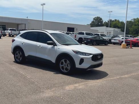 Used 2025 Ford Escape ST-Line FWD image 2