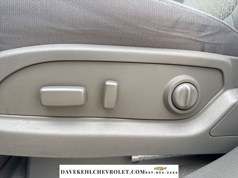 Used 2011 Chevrolet Traverse LT image 16