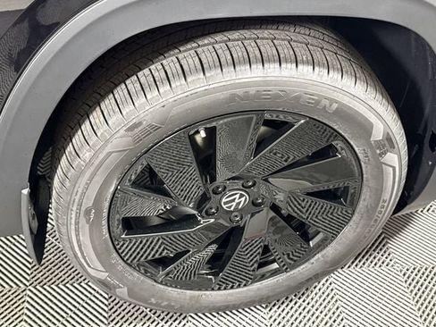New 2025 Volkswagen Atlas SE image 10