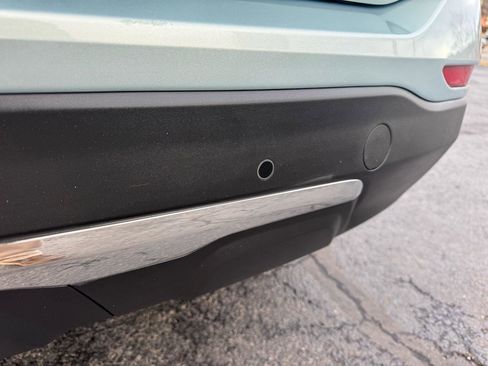 Used 2022 Chevrolet Equinox LT w/ Driver Convenience Package image 10