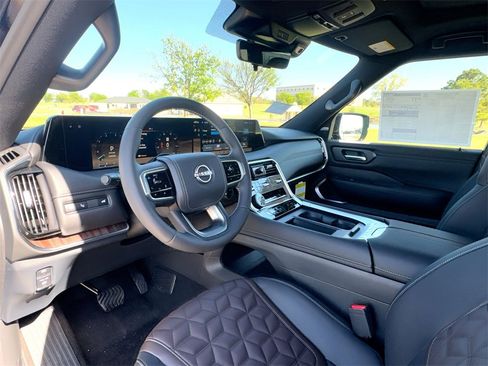 New 2025 Nissan Armada Platinum Reserve image 38