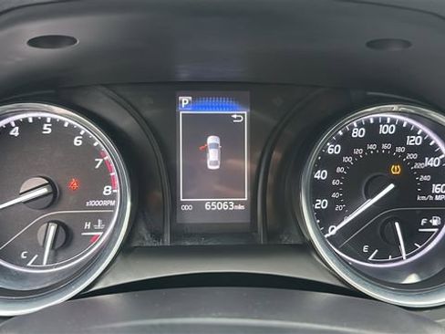 Used 2020 Toyota Camry SE w/ Carpet Mat Package FWD image 16