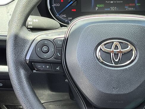 Used 2025 Toyota RAV4 XLE AWD/4WD image 12