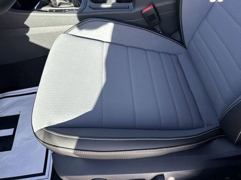 New 2026 Volkswagen Jetta SE FWD image 9