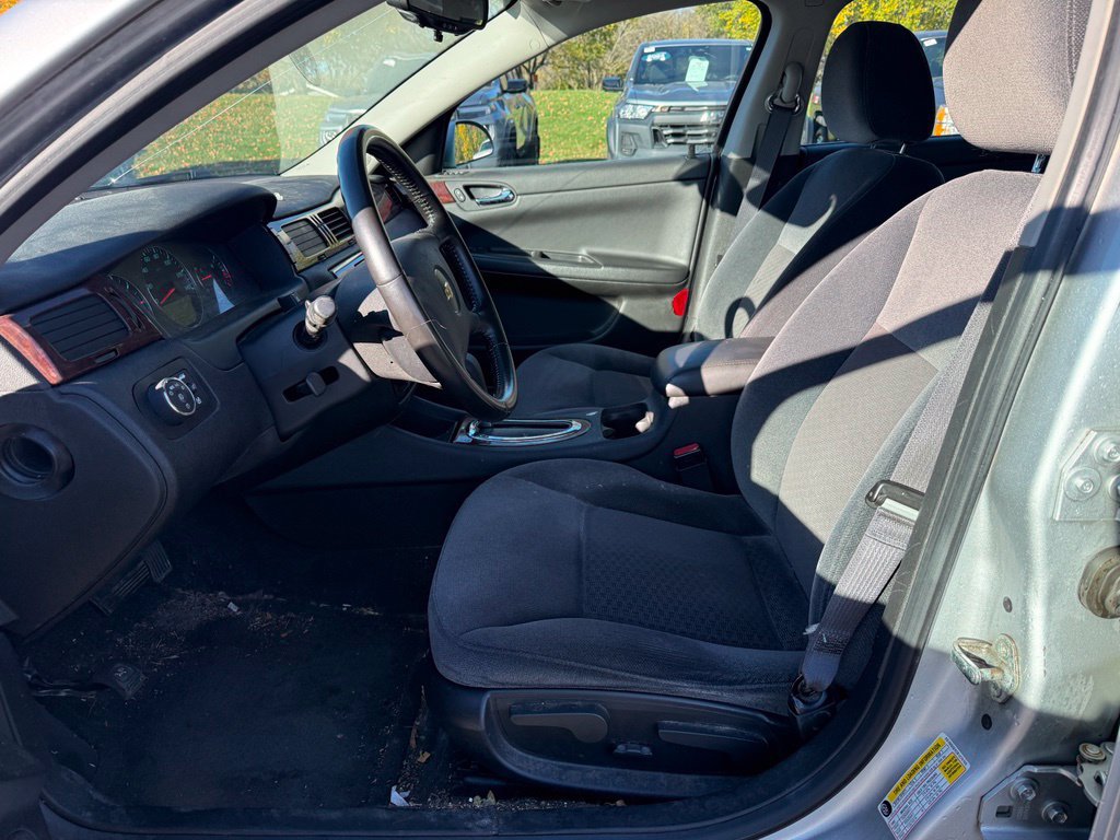 Used 2011 Chevrolet Impala LT FWD image 11