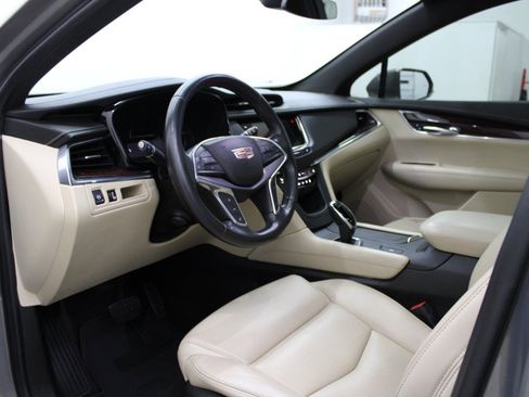 Used 2019 Cadillac XT5 Luxury FWD image 7