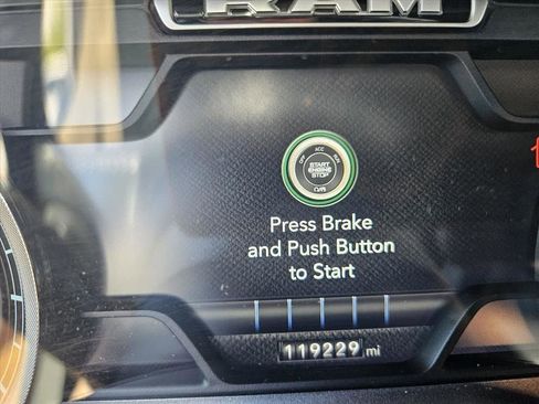 Used 2020 RAM 1500 Limited w/ Body Color Bumper Group AWD/4WD image 12