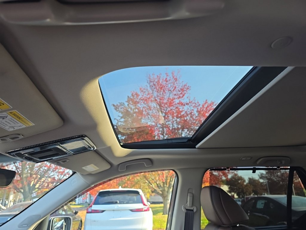 Used 2025 Honda Pilot Elite image 30