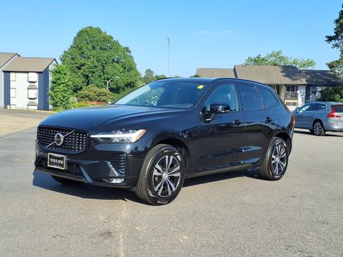 Certified 2024 Volvo XC60 B5 Core w/ Climate Package AWD/4WD image 9