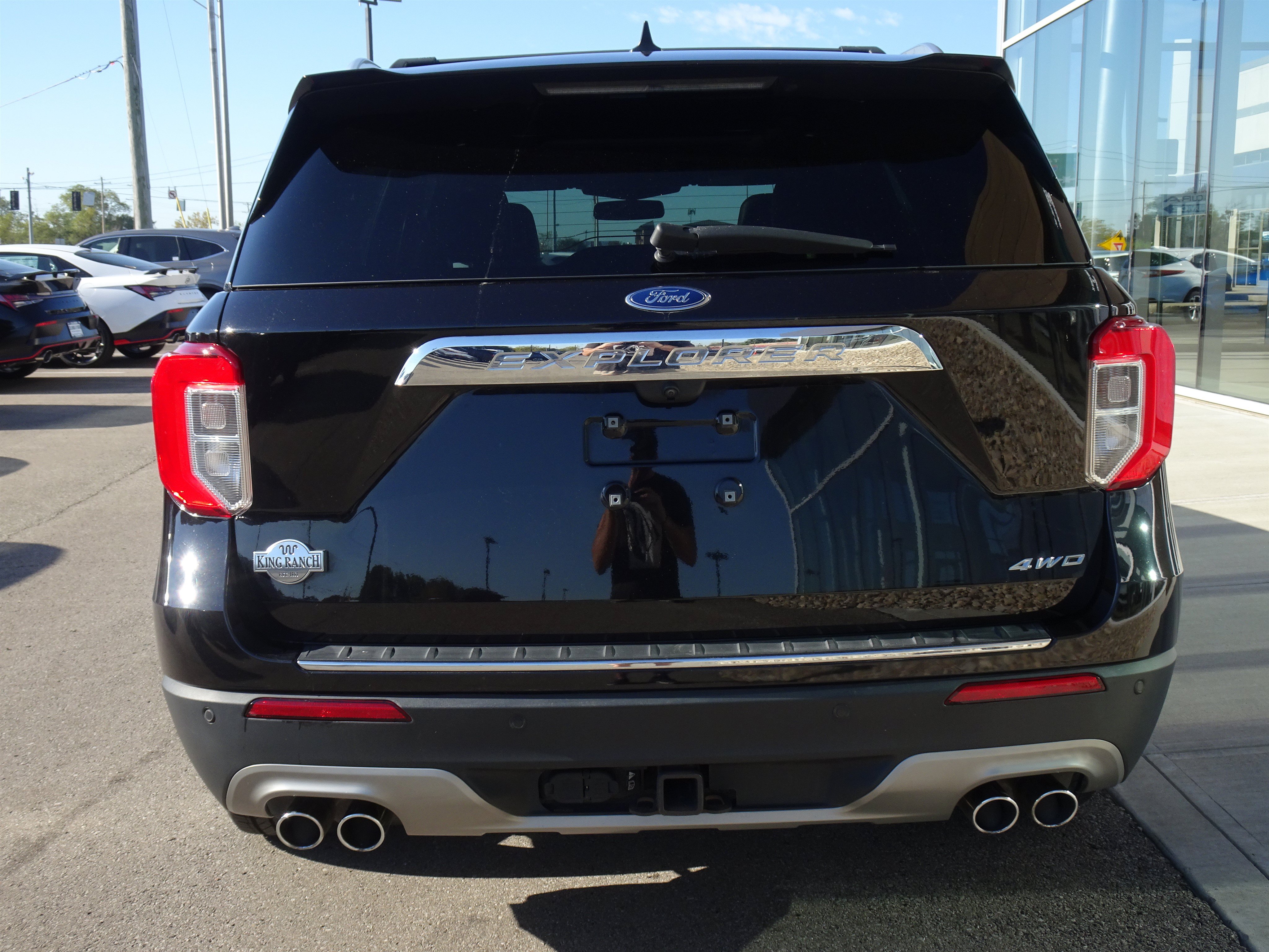 Used 2022 Ford Explorer King Ranch w/ Technology Package AWD/4WD image 4