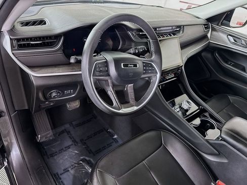 Used 2023 Jeep Grand Cherokee L Limited AWD/4WD image 19