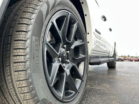New 2026 RAM 1500 Laramie AWD/4WD image 19