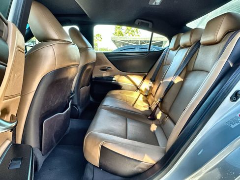 Used 2019 Lexus ES 350 image 11