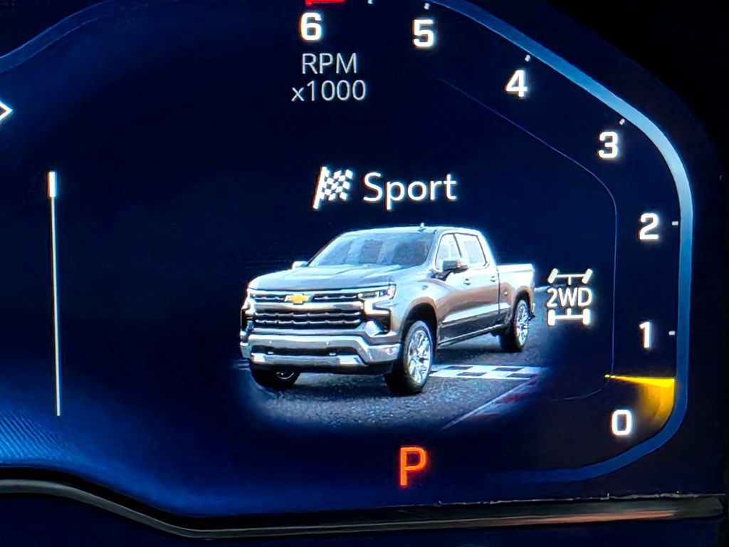 Used 2025 Chevrolet Silverado 1500 LT AWD/4WD image 43