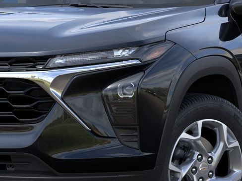 New 2026 Chevrolet Trax LS w/ LS Convenience Package FWD image 16