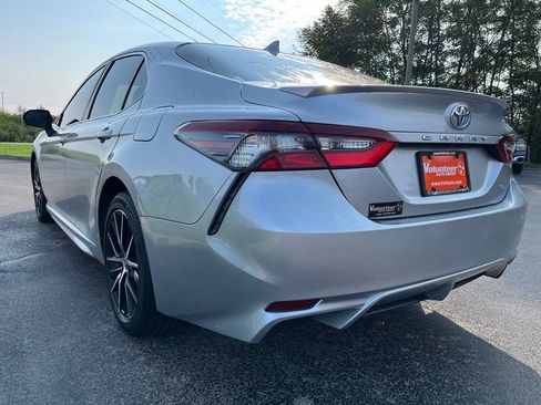 Used 2022 Toyota Camry SE FWD image 7