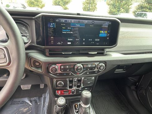 Used 2025 Jeep Wrangler Unlimited Sport S 4xe AWD/4WD image 27