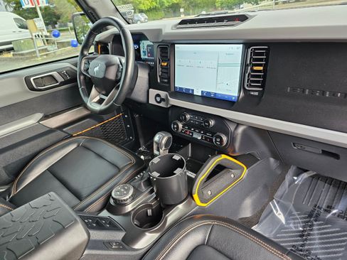 Used 2023 Ford Bronco Badlands AWD/4WD image 12