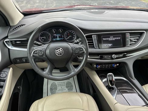 Used 2019 Buick Enclave Essence w/ LPO, Sport Appearance Package image 10