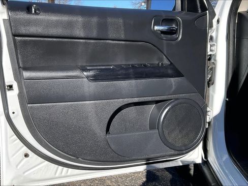 Used 2012 Jeep Patriot Latitude w/ Altitude Pkg image 20