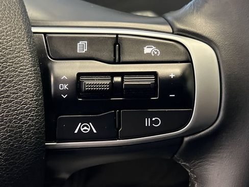 Used 2025 Kia Sportage EX w/ Premium Package FWD image 22